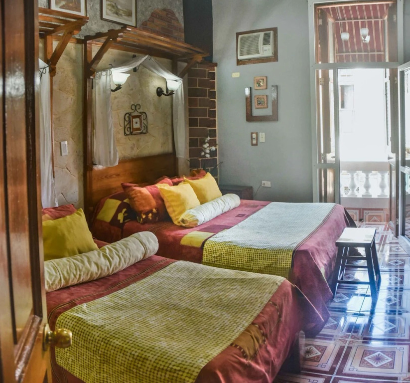 Hostal Peregrino Consulado