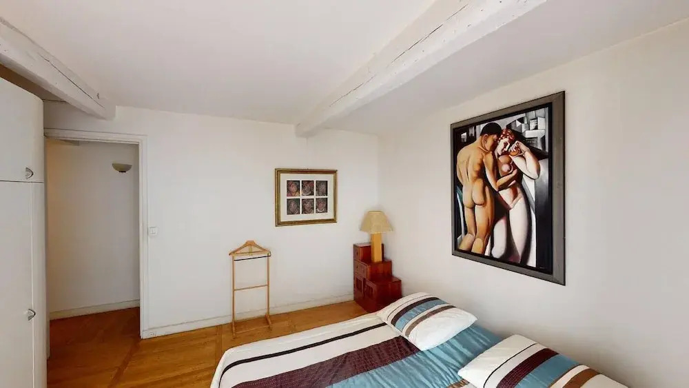 Marais Two Bedroom Haven