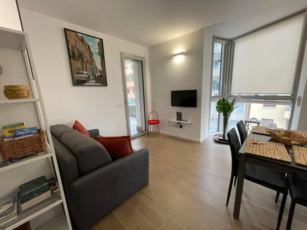 Amazing BRAND NEW 2 room upper scale with condo GYM close to metro