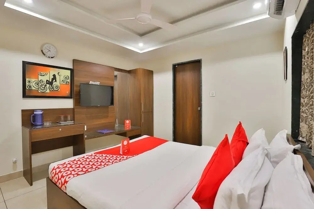 Hotel Moris Banquets by OYO Rooms