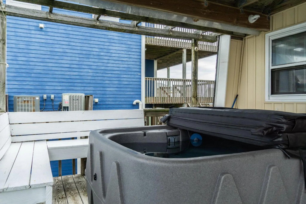 BeachyPeachyKeen by Oak Island Accommodations