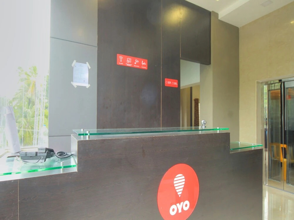 OYO 15616 Om Sai Grand