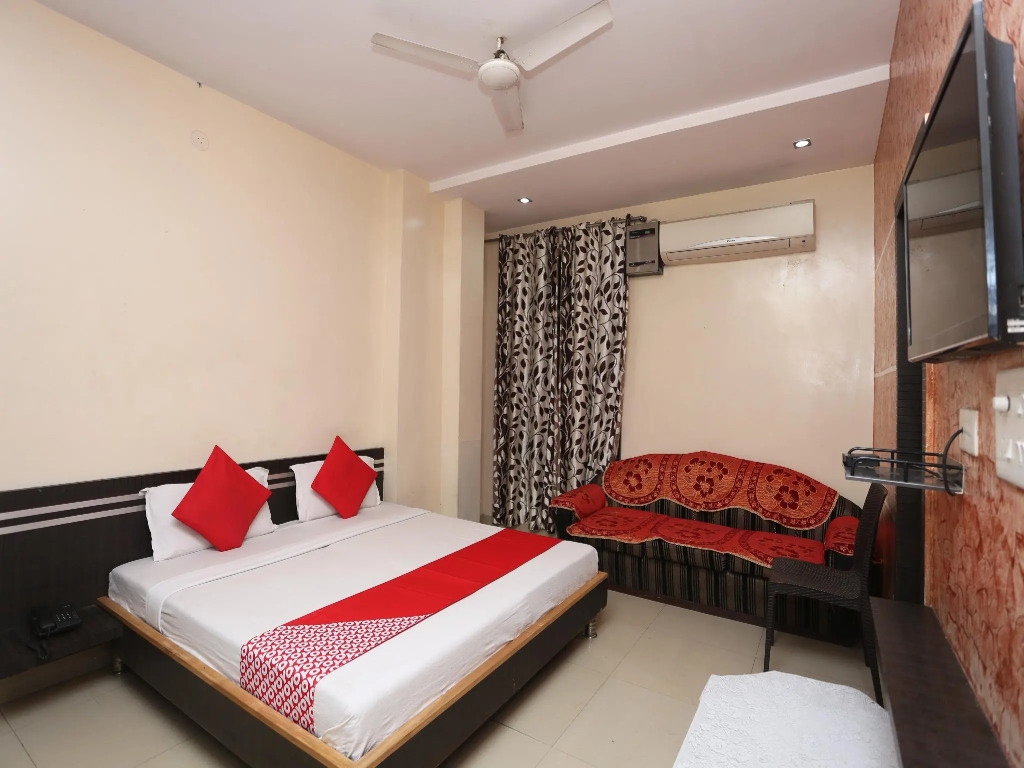 OYO 8869 Hotel-a-firoza