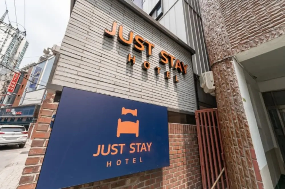 Just Stay Hotel