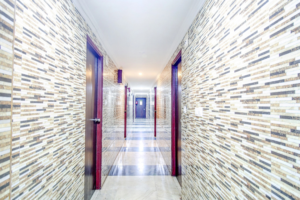 FabHotel Raj City Center 2