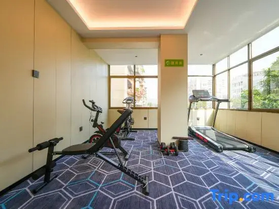 Mingxuan Business Hotel (Zhangzhou Ancient Town RT-Mart Store)