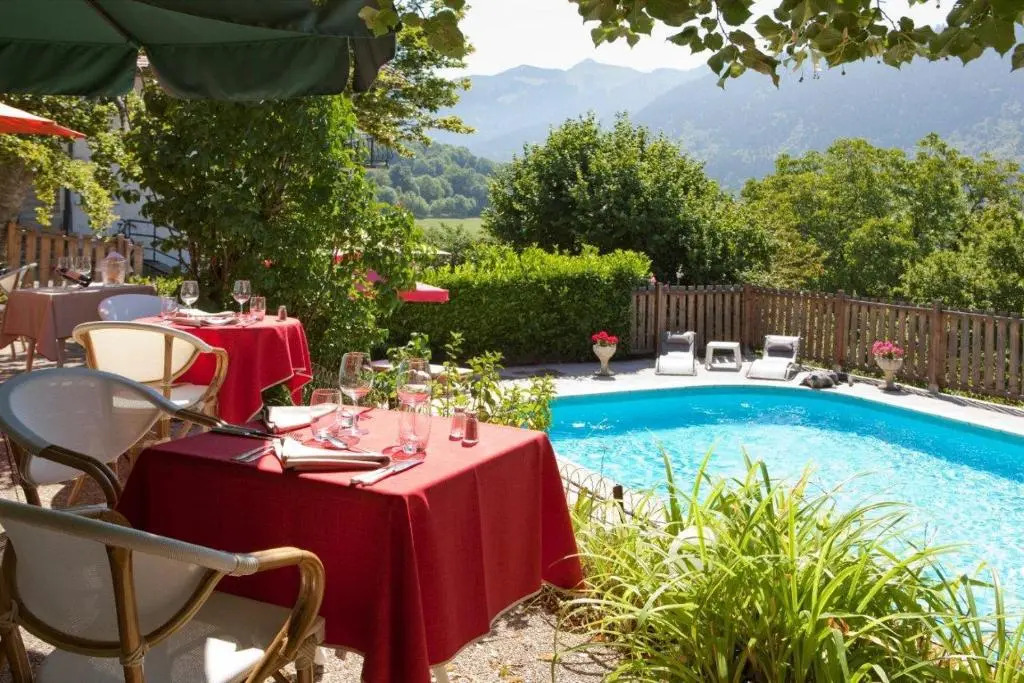 Hôtel Restaurant Le Bois Joli et SPA