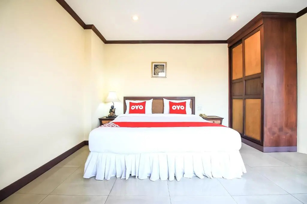 OYO 383 White inn hotel
