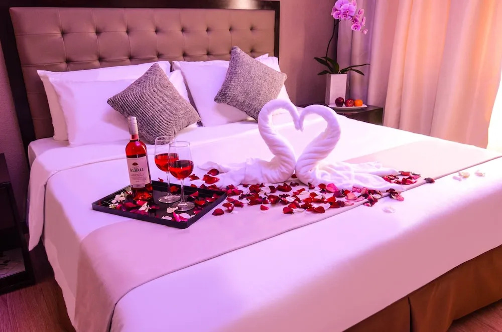 Aura One Hotel