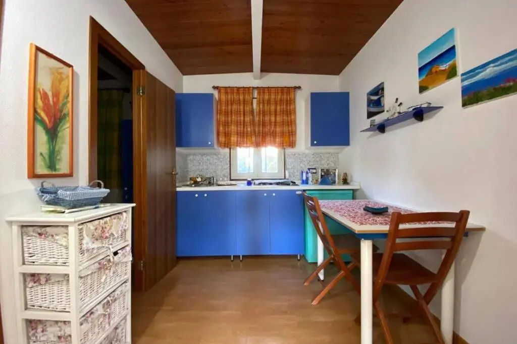 Casa vacanze a 50 mt dal mare con ampio giardino e parcheggio privato