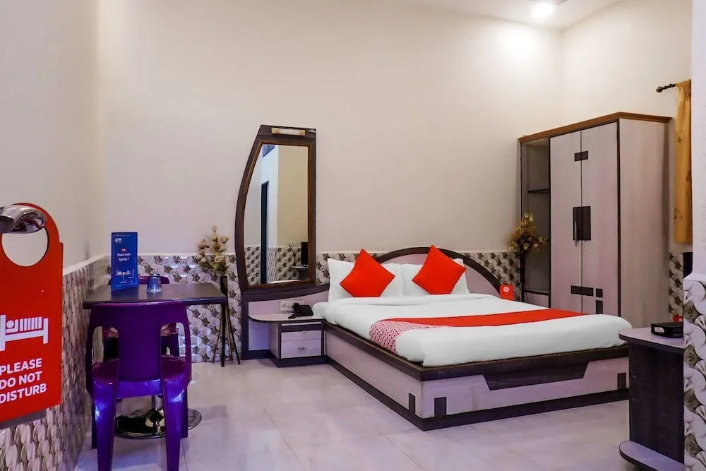 Hotel Golden Rock by OYO Rooms