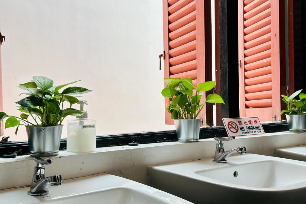 RedDoorz Hostel Near Chinatown Mrt