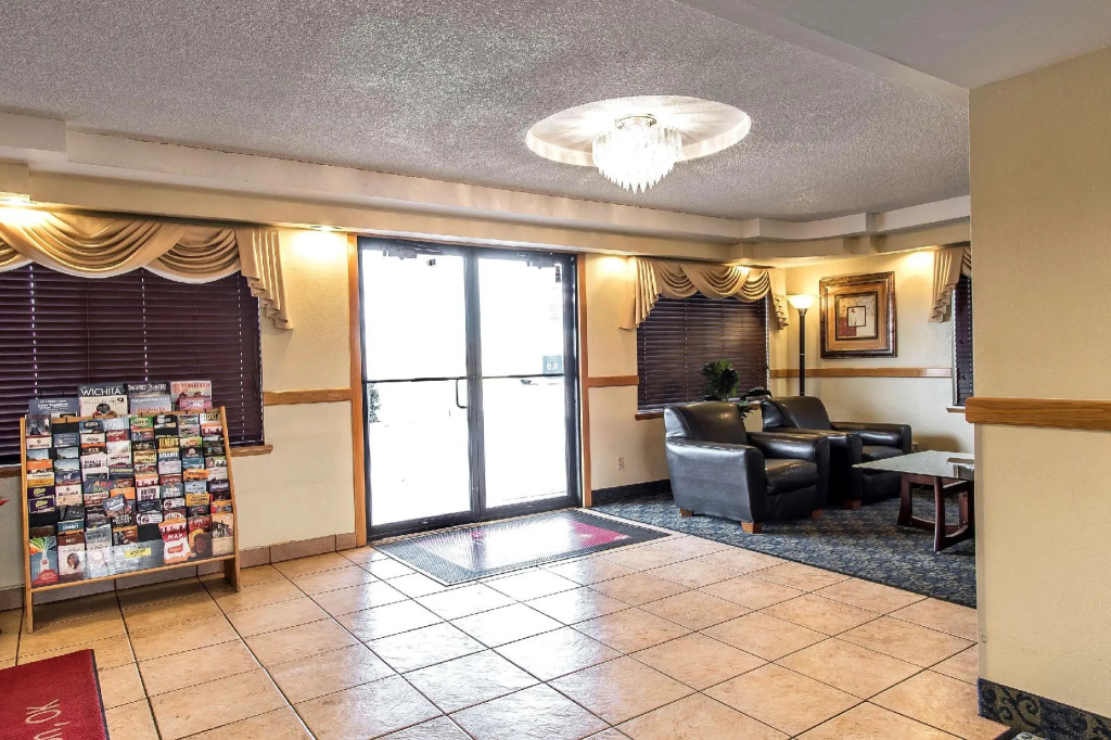 Brentwood Inn Clinton
