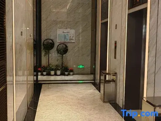Yunshuiju Hotel Apartment (East Railway Station Universal Hui Branch)