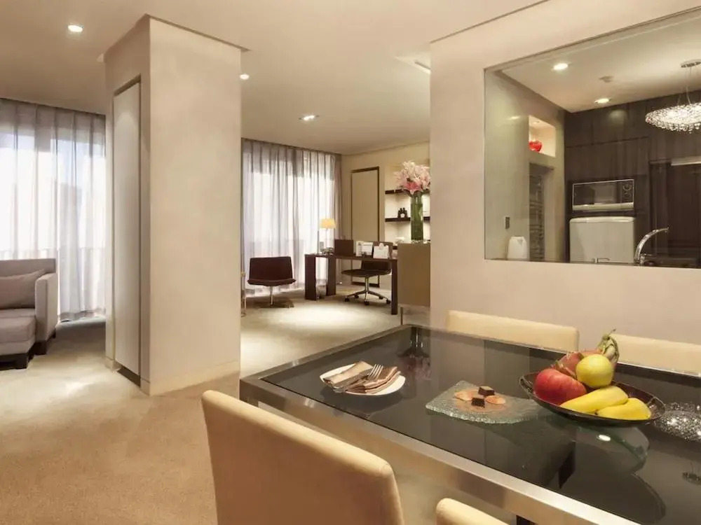 Howard Johnson By Wyndham Parkland Hotel Dalian