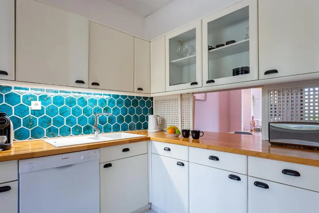 Gorgeous 2BDR Apartment W/Patio & Pool by LovelyStay
