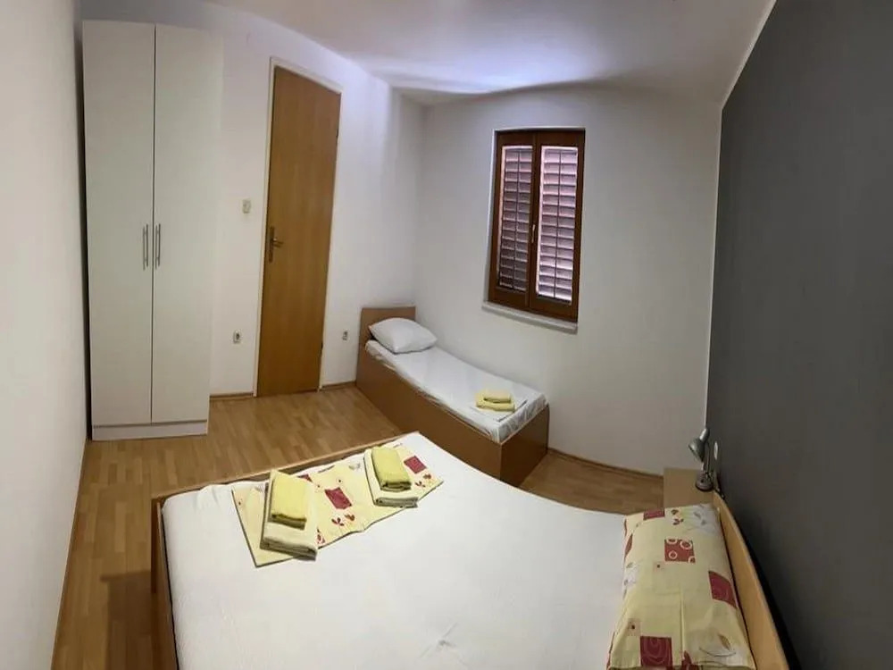 Apartments Leut