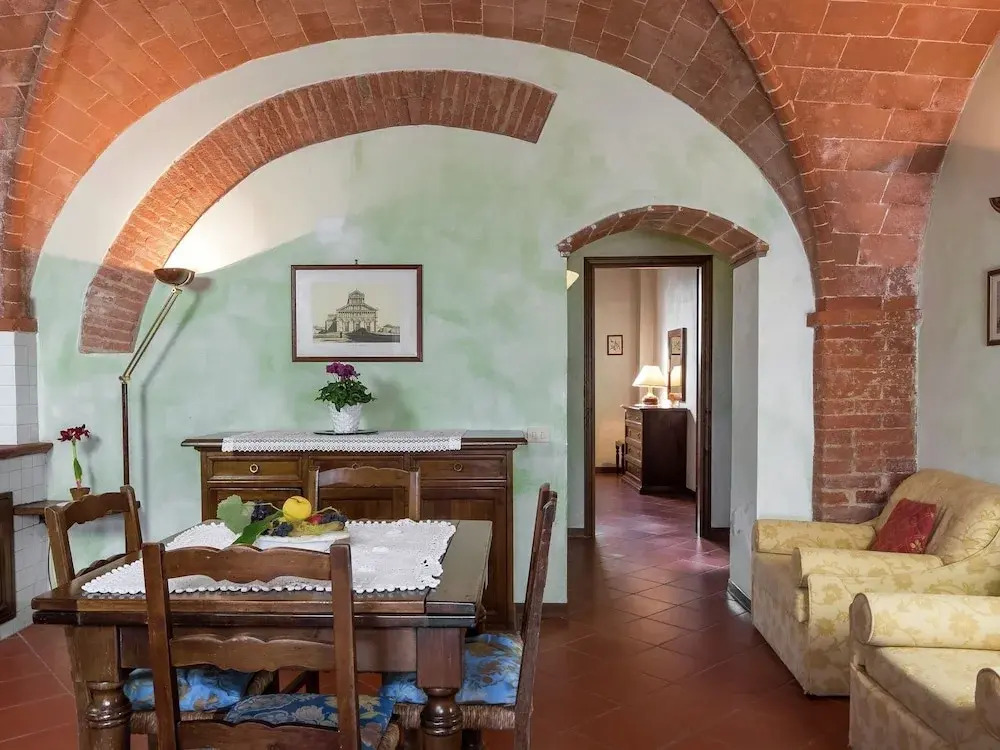 Spacious Apartment in a Beautiful Location With Pool and Tennis Court, Peace and Privacy
