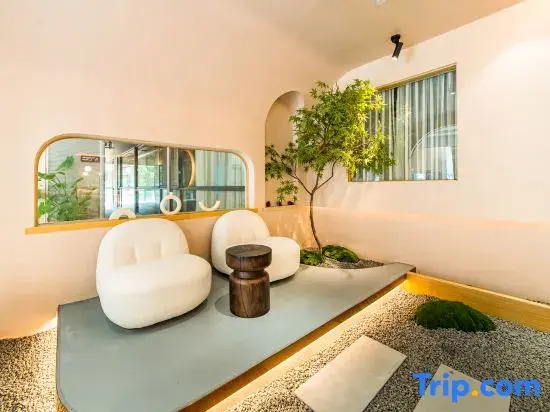 Mojing Lakeview Hotel (Xihu Lingyin Branch)