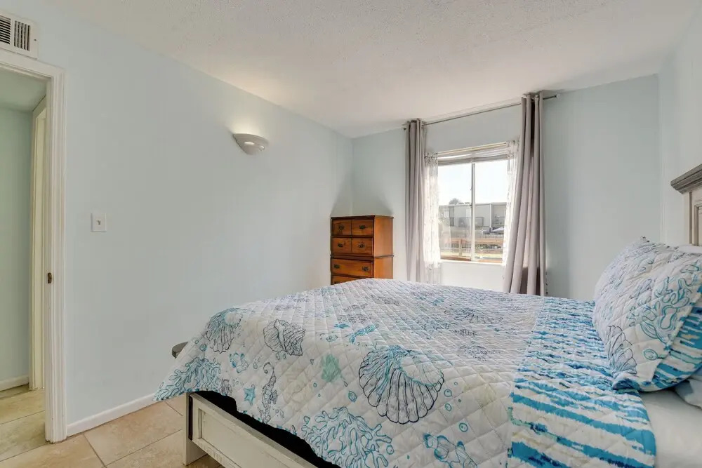 Okaloosa Island Condo Near Boardwalk & Beach!