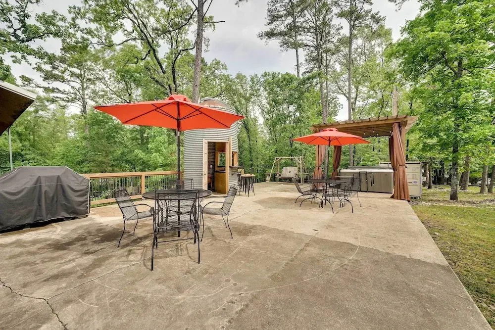 2 Mi to Choctaw Landing: 'western Daze' Cabin!