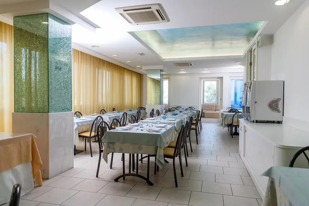 Hotel Sayonara