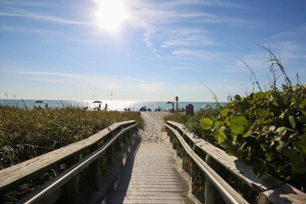 Spacious Beachfront 3br Manasota Key Condo 3 Bedroom Condo