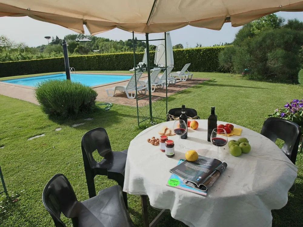 Farmhouse Montepulciano Near Vineyards Pool