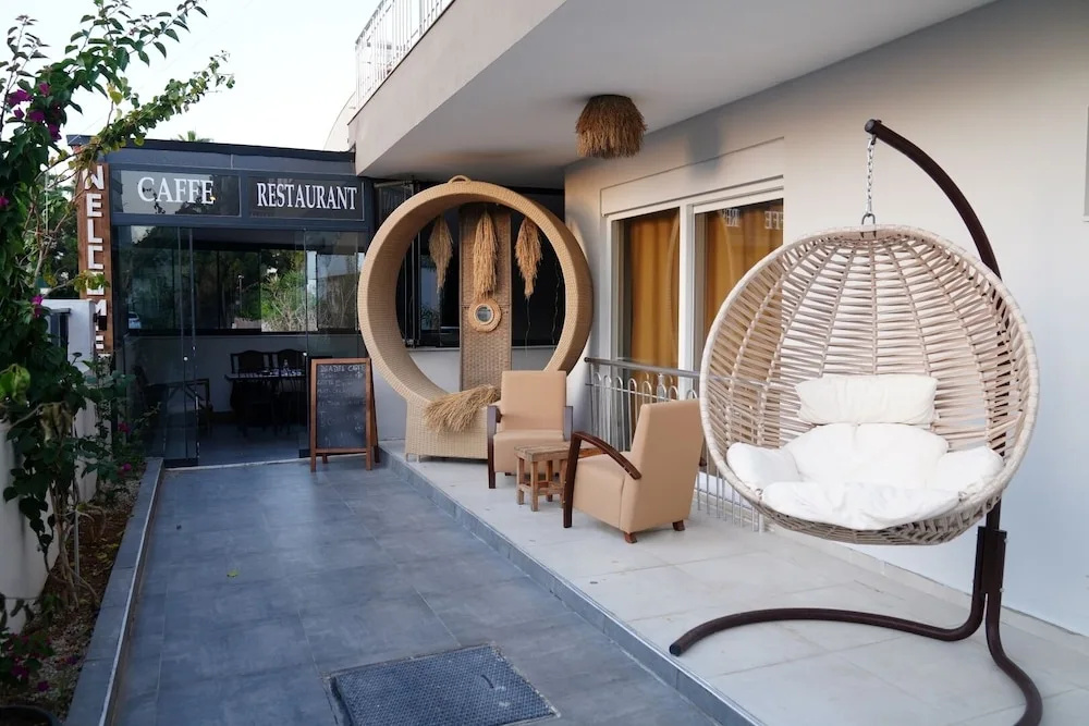 Deadel Hotel