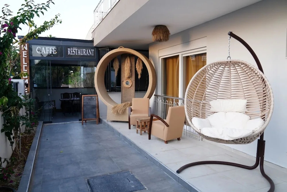 Deadel Hotel