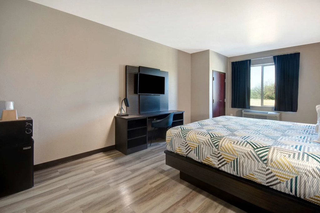 Motel 6 Fort Worth, TX – I-35 & I-20
