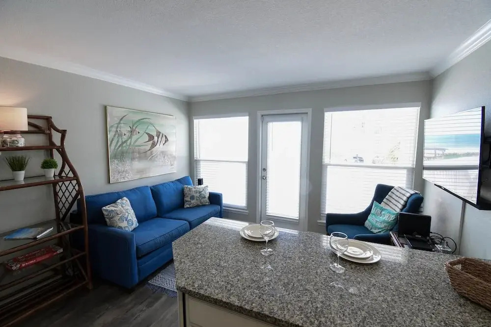 Seascape 2108 1 Bedroom Condo by RedAwning