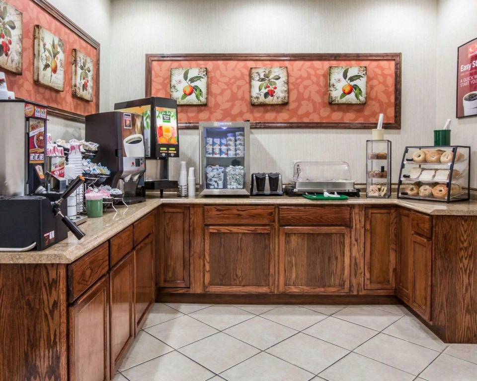 Econo Lodge Lakes Region