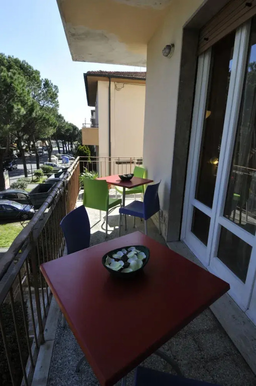 B&B Gate 52