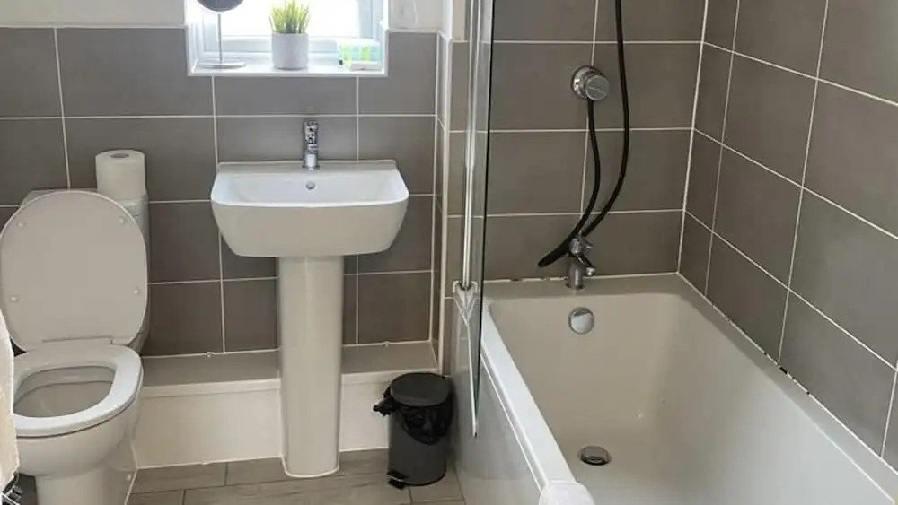 1br-sleeps3-parking-nearcitycentre-shoppingcentre