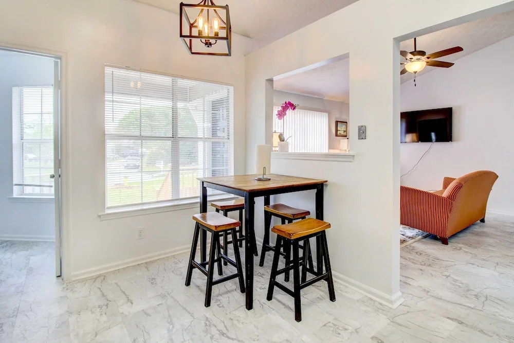 Peaceful Savannah Home - 11 Mi to Beaches