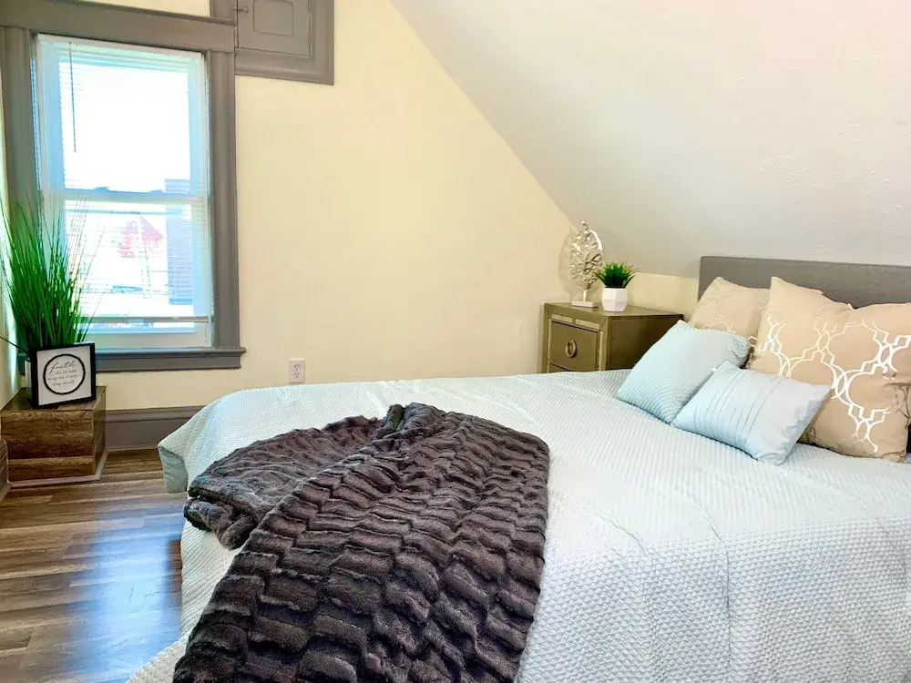 The Blackjack Duplex - Private Yard & Parking, Near Falls & Casino by Niagara Hospitality
