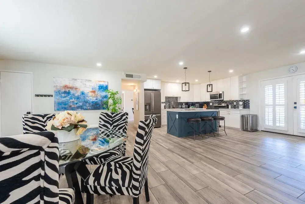 Phoenix 4 BDR Home With Outdoor Entertainment