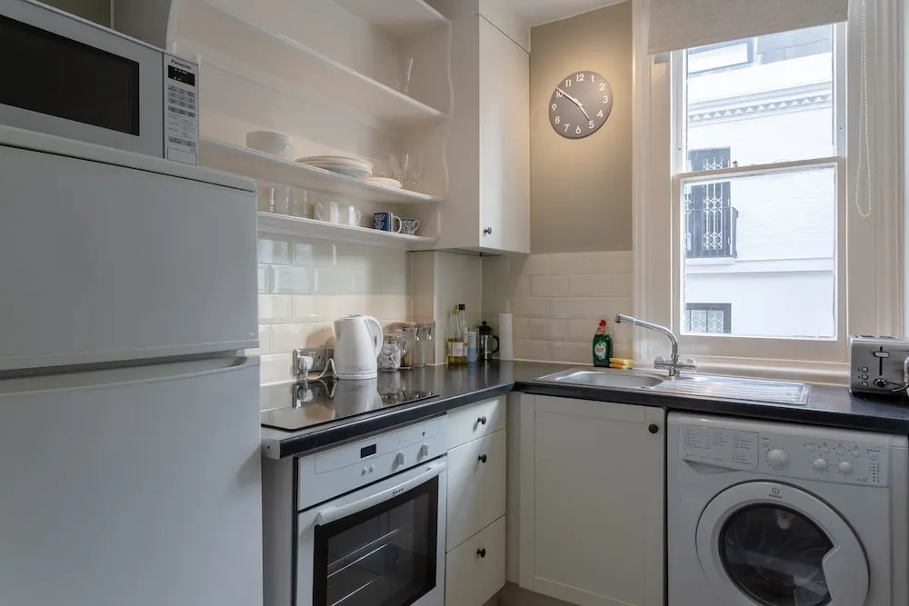 Elegant Apartment in Central Kensington