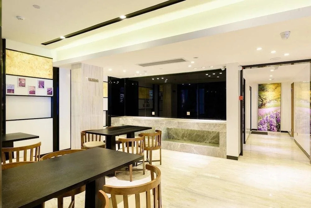 Lavade Hotel Gz Railway Station Branch