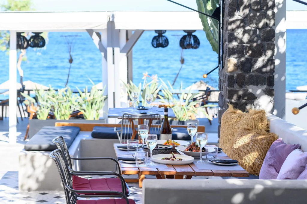 Kamari Beach Hotel