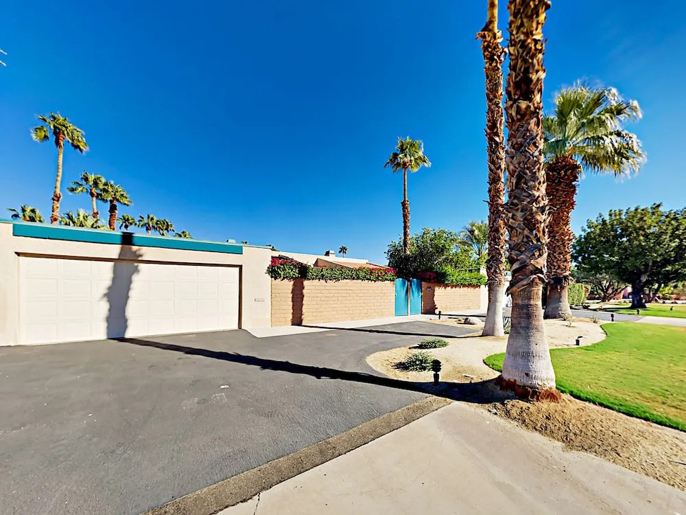 N De Anza - 2 Br Townhouse