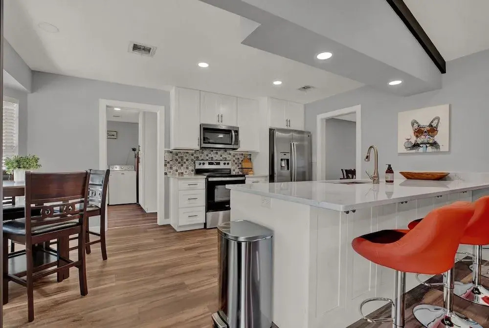 Pecht Haus 3 Bedroom Home by Redawning