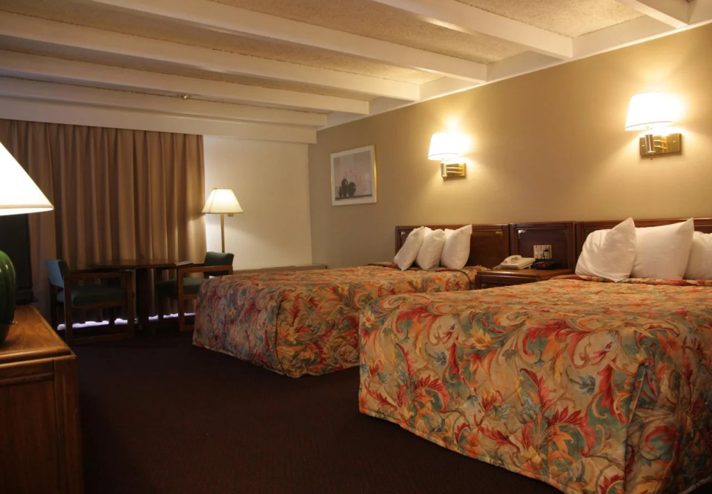 New Stanton Garden Inn