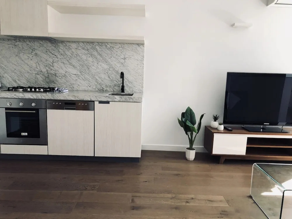 Level 8 Marvelous Apartment with pool access