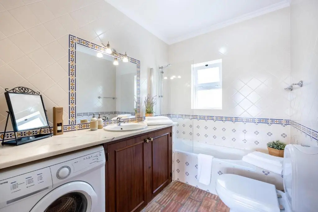 CoolHouses Luz, 3 Bed linked house, shared pool, a stone's throw of the sea, Casa Sirrah