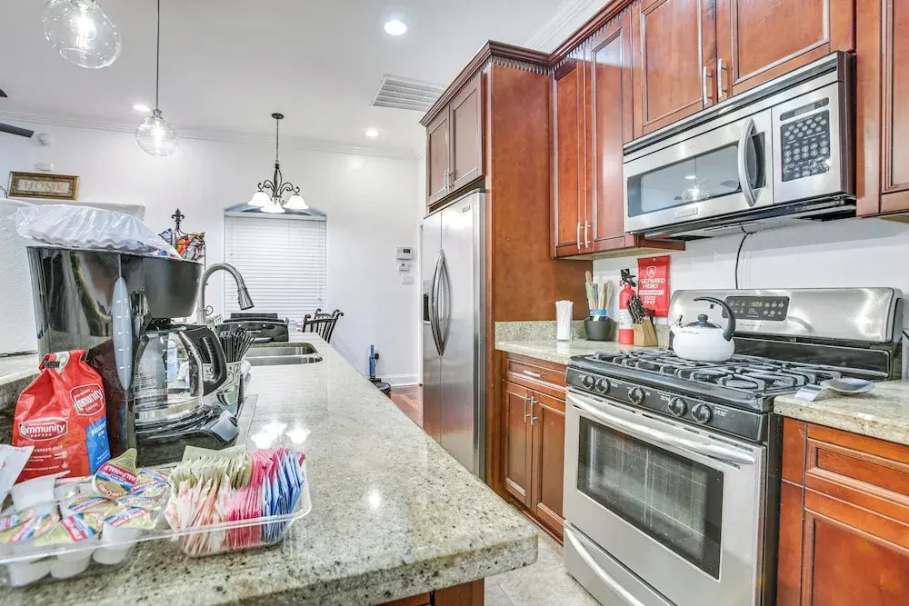 5 Mi to Bourbon St: Nola Home w/ Fenced Yard!