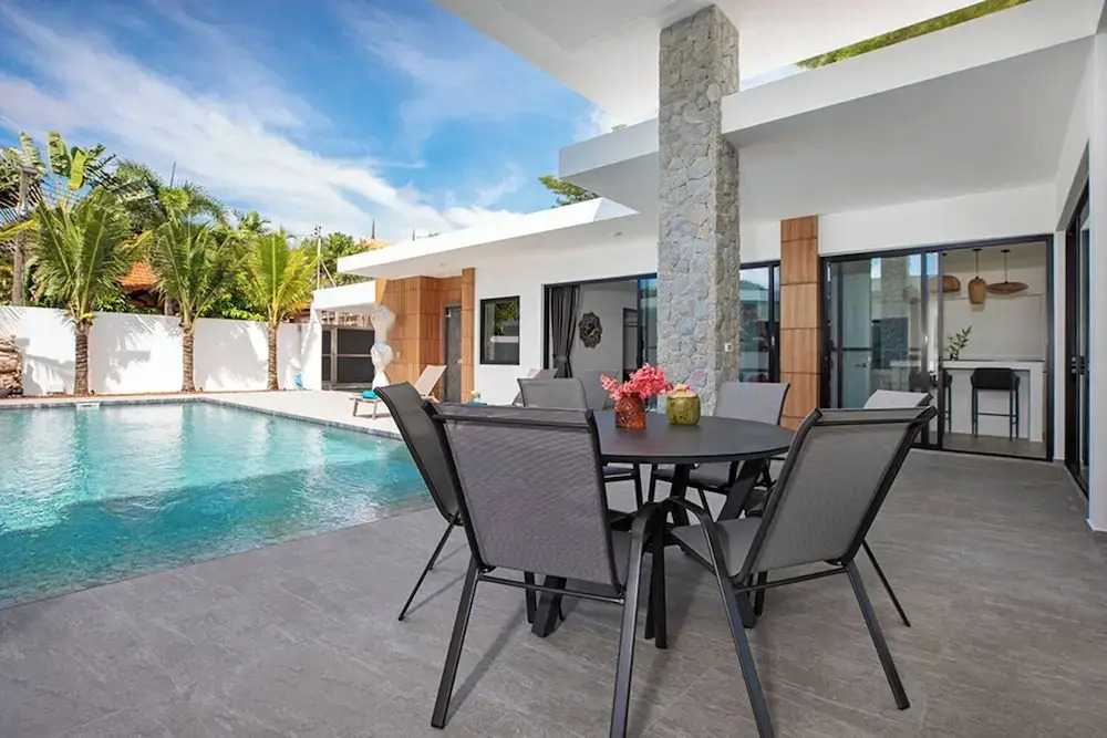Modern 5 Bedrooms Pool Villa Curtis