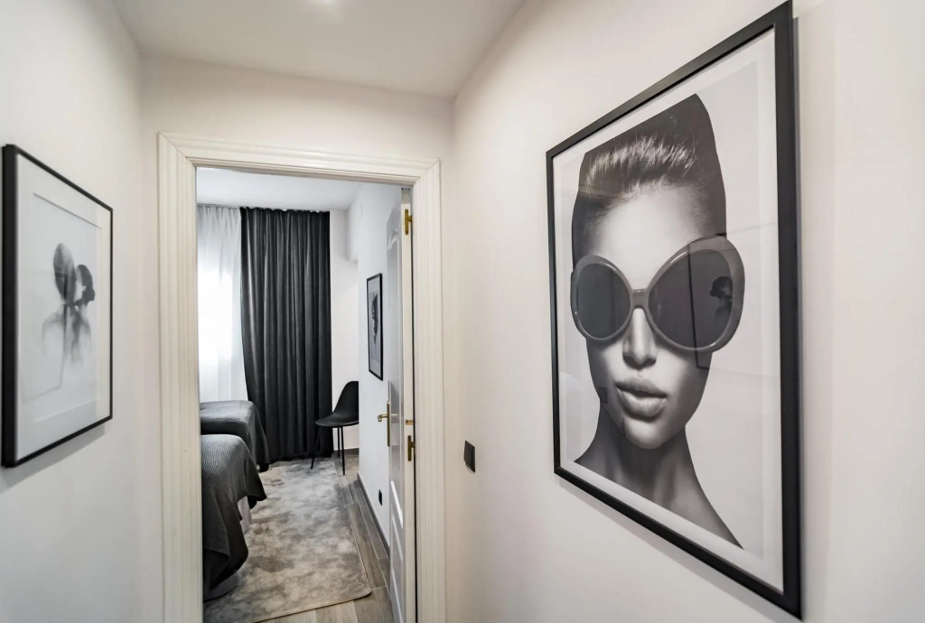 PR - Stunning flat front line beach Puerto Banus