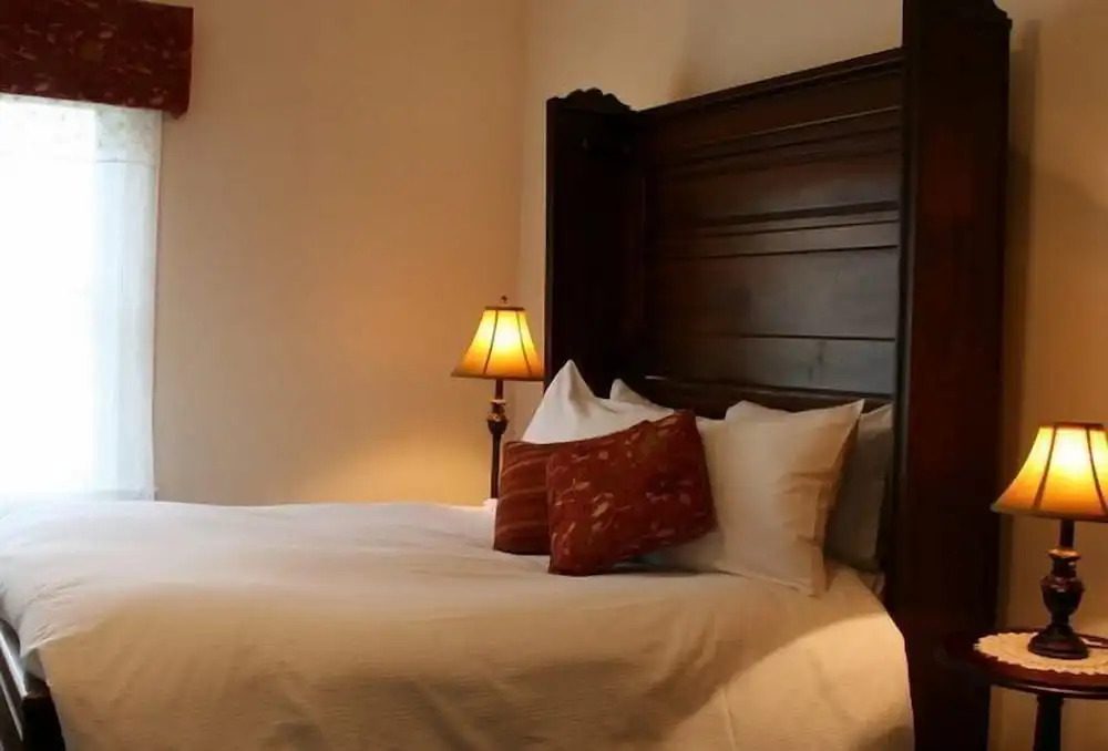 Rossmount Inn